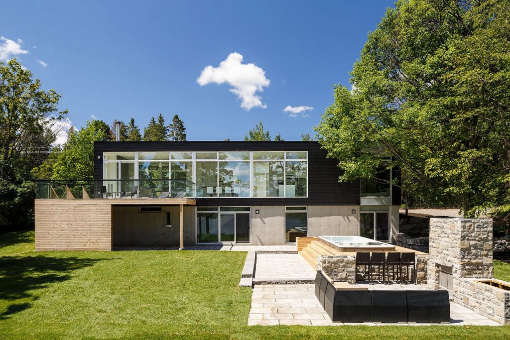 Modern riverside home christopher simmonds architect backyard